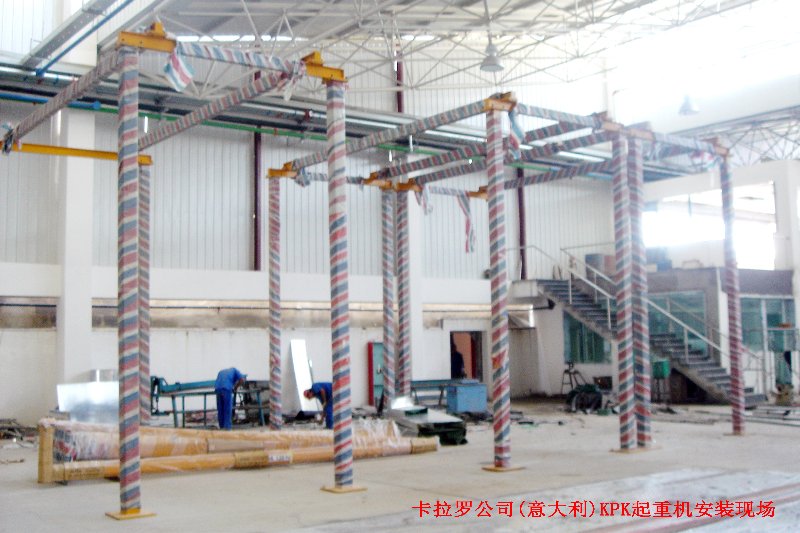 7卡拉羅公司（意大利）KPK起重機安裝現(xiàn)場.jpg